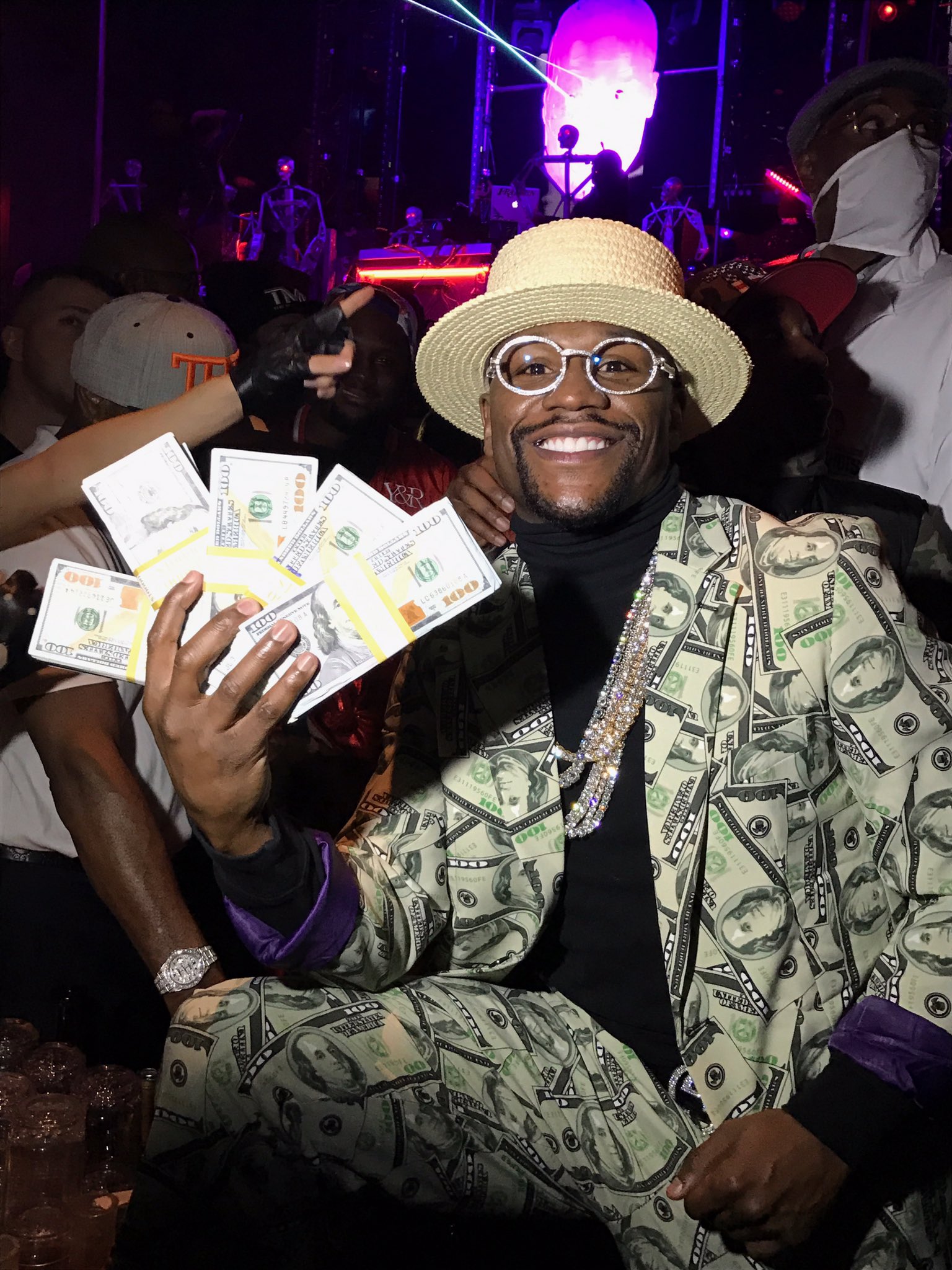 богатые афроамериканцы. рэперы с деньгами. флойд мейвезер в жизни. богатый рэпер. Rick ross фото.