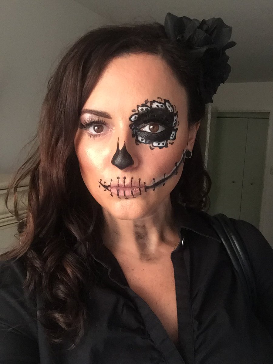 jessicafriel's tweet photo. #trickortreat https://t.co/n0tDRWZxGb