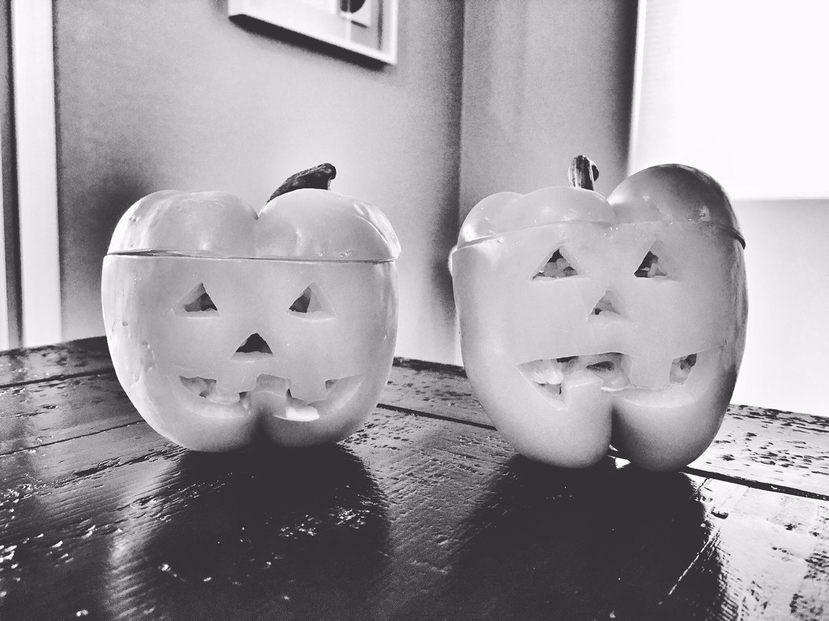 danmillerotown's tweet photo. Some special Halloween "Mac-O-Lanterns" for the kids.  Orange bell peppers filled with mac n cheese. https://t.co/gbIjWtnx1F