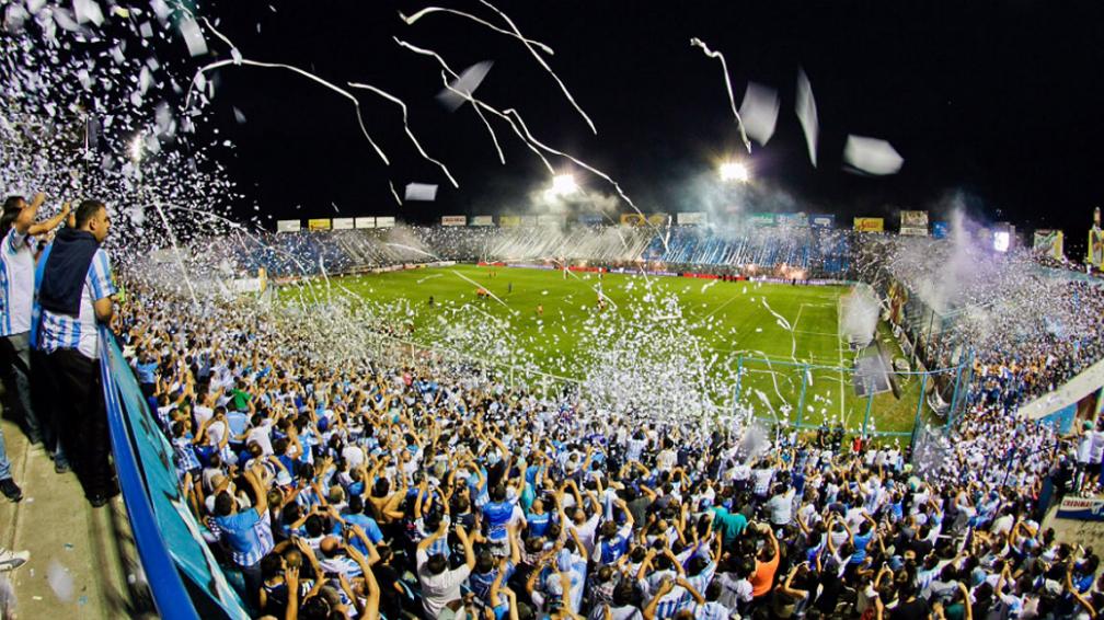 Sportia's tweet photo. ES OFICIAL: Afa confirmo que el sexto cupo para la Copa Libertadores 2017 es para Atlético Tucumán. https://t.co/mhr1Rbfpdw