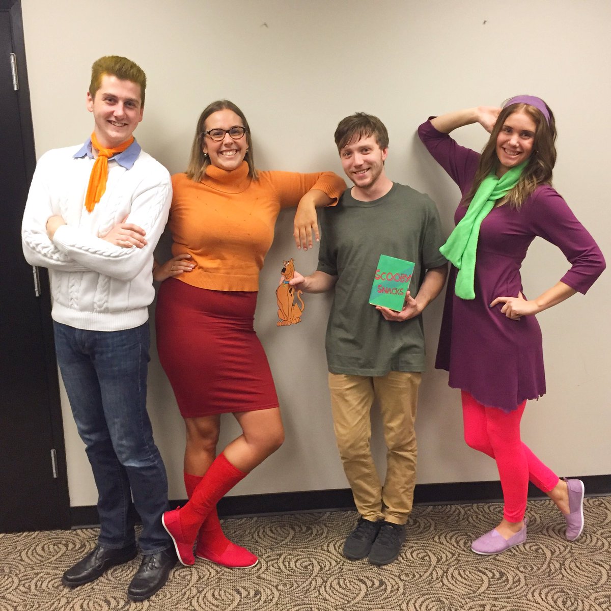 937JRCountry's tweet photo. Happy Halloween from the Scooby Doo Gang!👻 - @_KellyHolmes #ScoobyDoo #Jeepers https://t.co/PkW2K4Yk5T