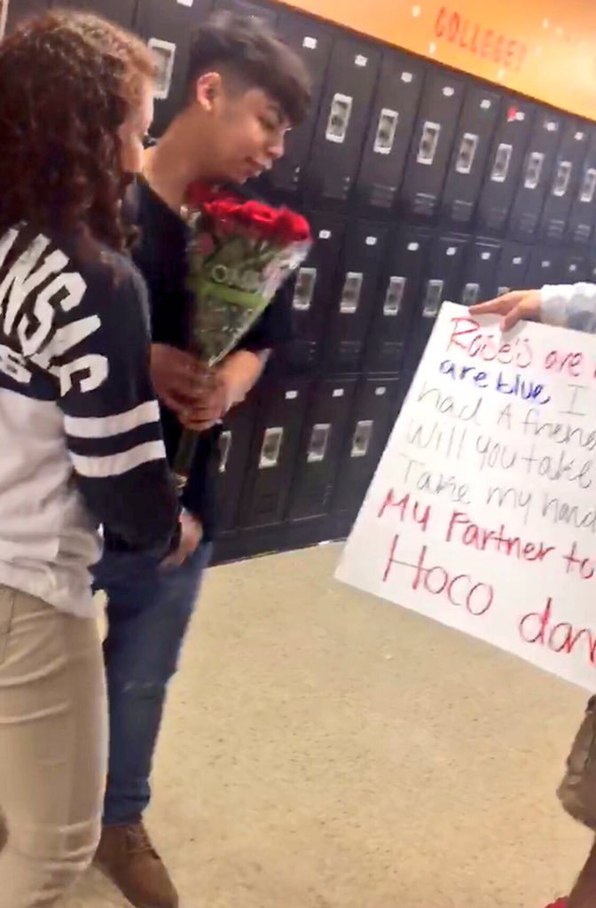 biannnka14's tweet photo. So this happened today 💙🙂 #hoco2k16 #est3rdgrade https://t.co/v12yJy0OyW