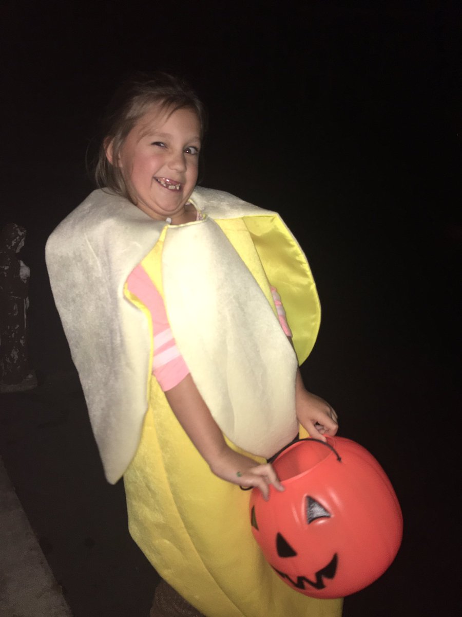 digitalqueenbee's tweet photo. My silly banana who's super excited to get her #trickortreat on #emmy #genoproject #halloween2016 https://t.co/hxgHLBH4If