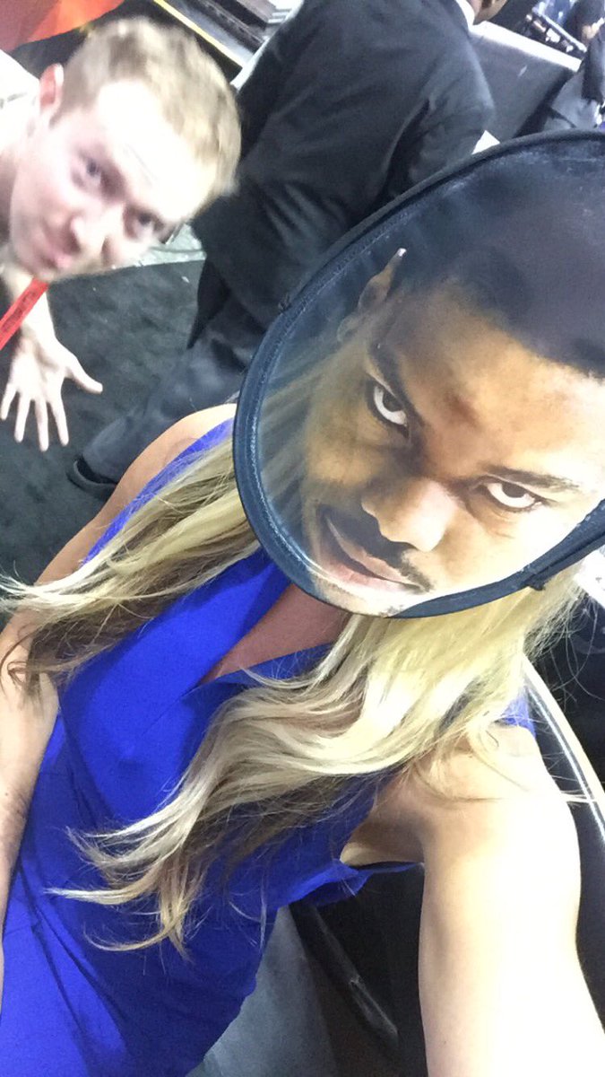 OliviaDekker's tweet photo. Got my Halloween costume. Photo bomb by @btbetts https://t.co/tnOiZomLo7