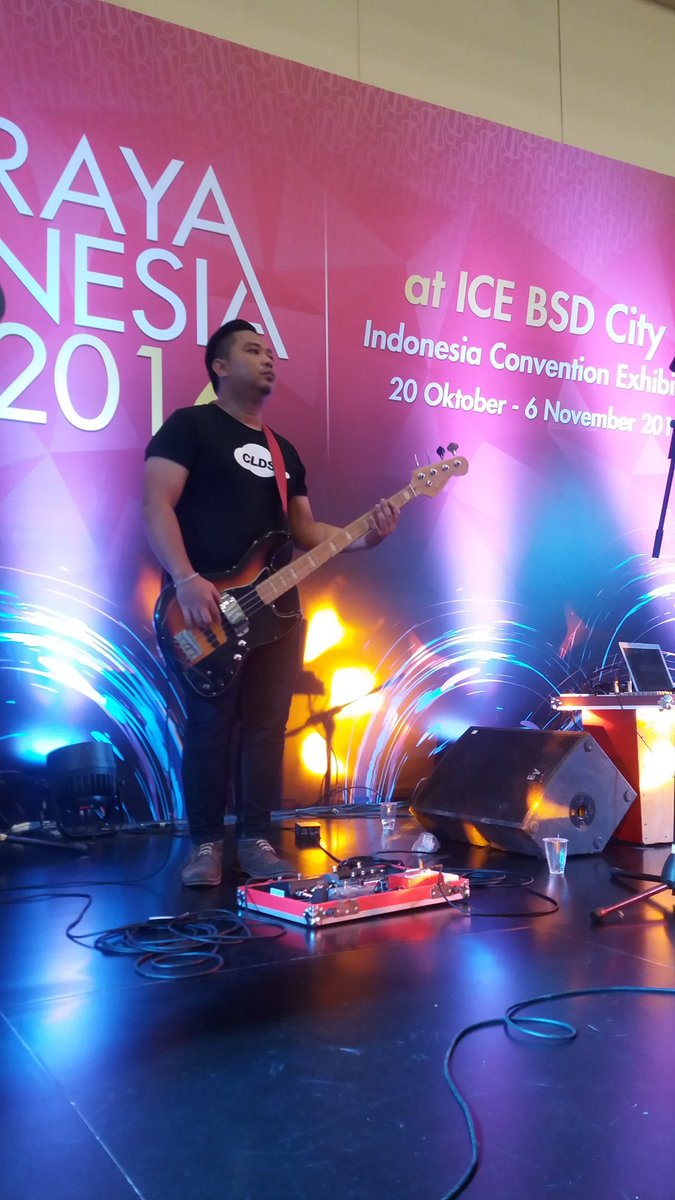 Finixious_ID's tweet photo. Ini dia pak boss bassis @Finixious_ID @Atha_DfinixNEW 😊😎😎 https://t.co/cbtz87ymia