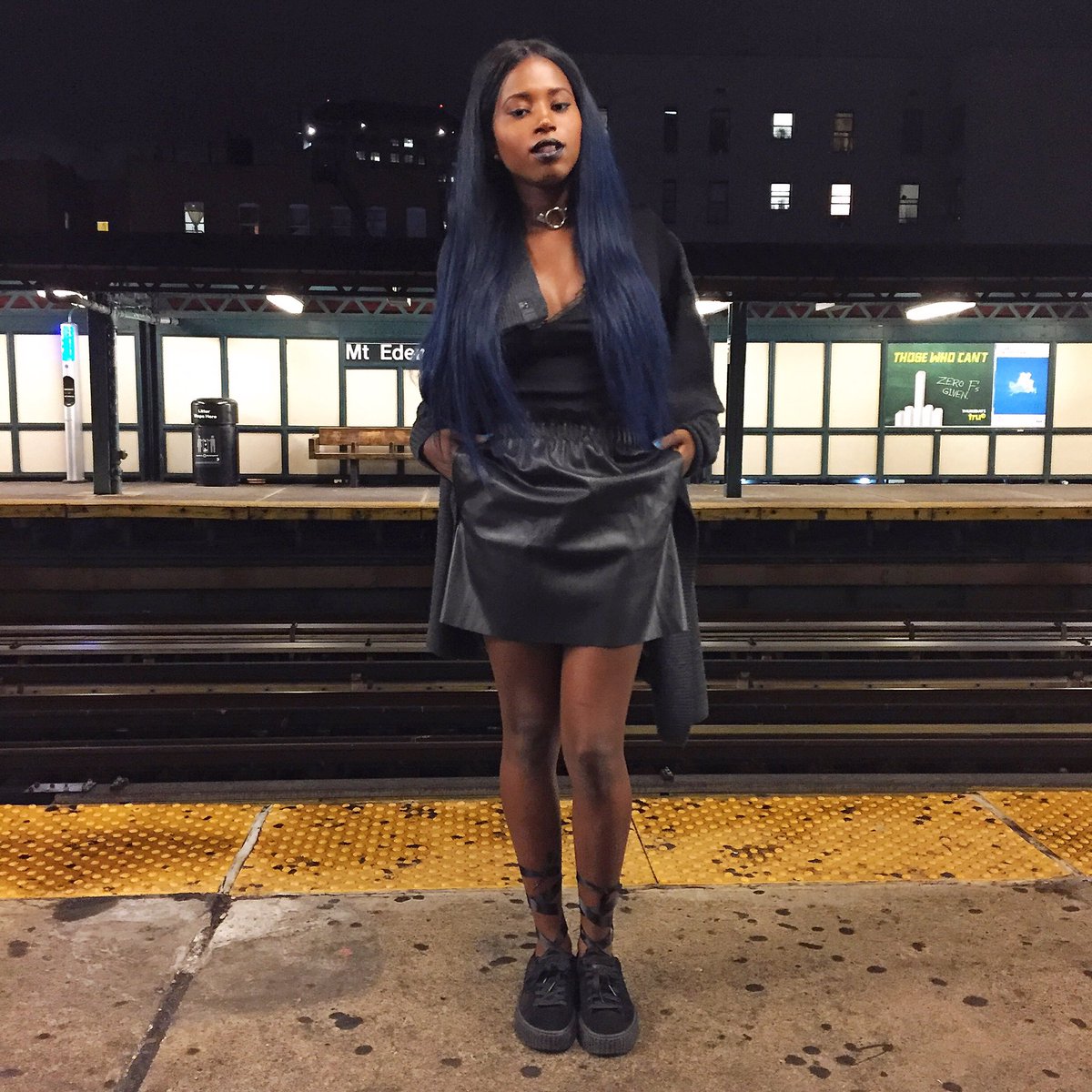 Mimi_Moments's tweet photo. #bluehair #darkskin #bronxbabe https://t.co/24ufbJfHEu