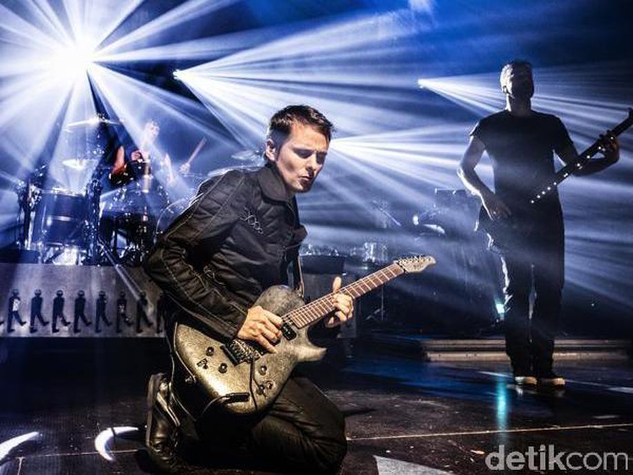 Muse Rayakan Halloween dengan Video Klip Baru detik.id/6JFZy7 via <a href="/detikhot/">detikhot</a>
