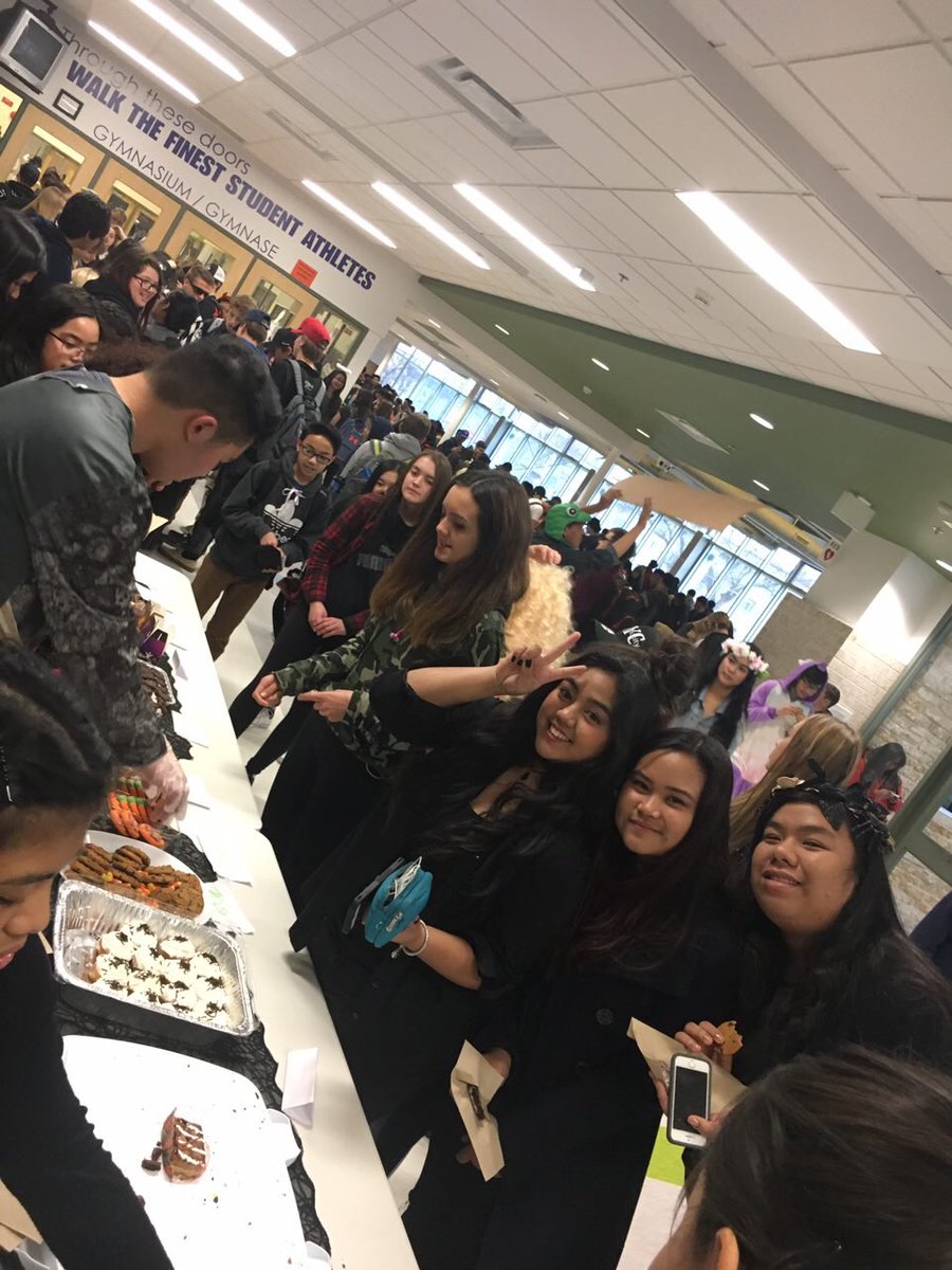 GCCIYamis's tweet photo. From the bottom of our hearts, we thank everyone who supported our bake sale and helping us reduce stigma within the school. 💚 #YAMIS https://t.co/rMHe3C7es8