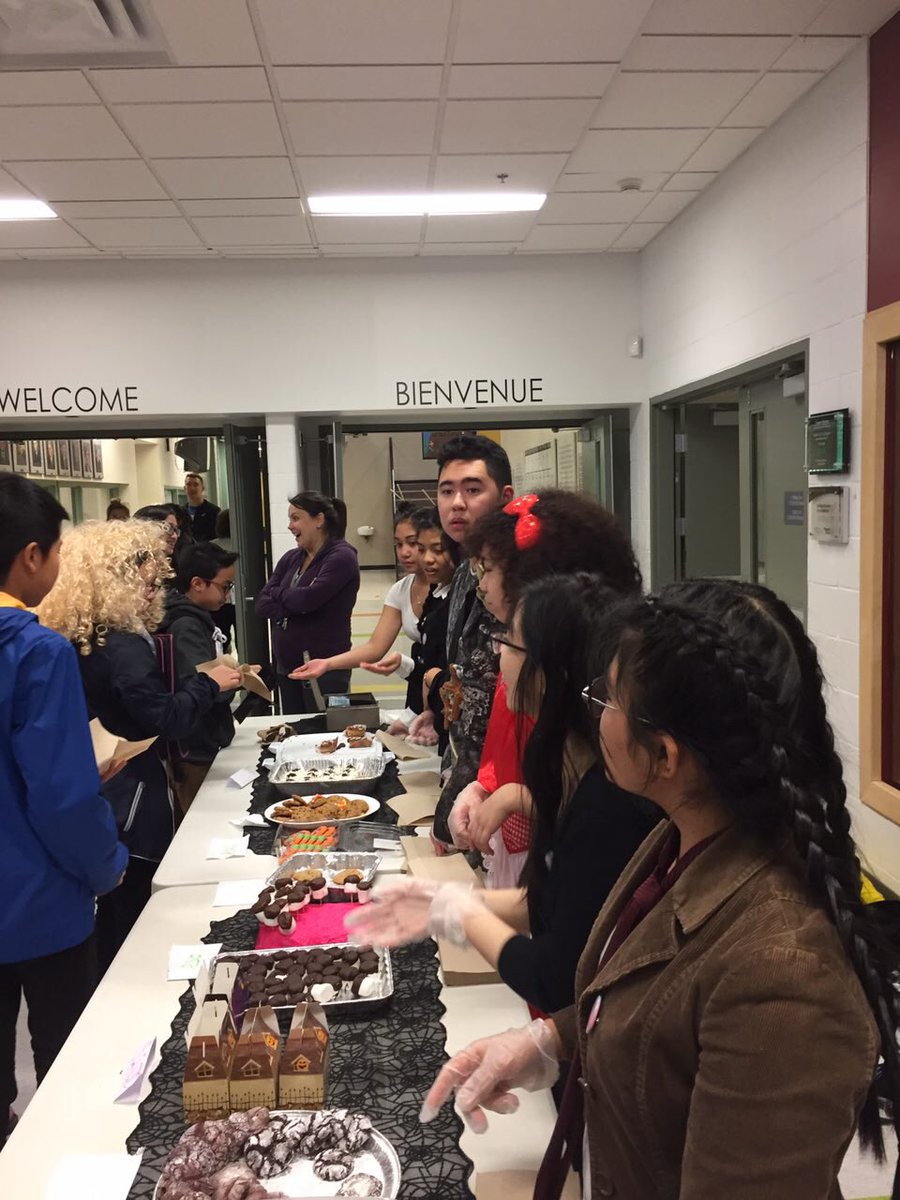 GCCIYamis's tweet photo. From the bottom of our hearts, we thank everyone who supported our bake sale and helping us reduce stigma within the school. 💚 #YAMIS https://t.co/rMHe3C7es8