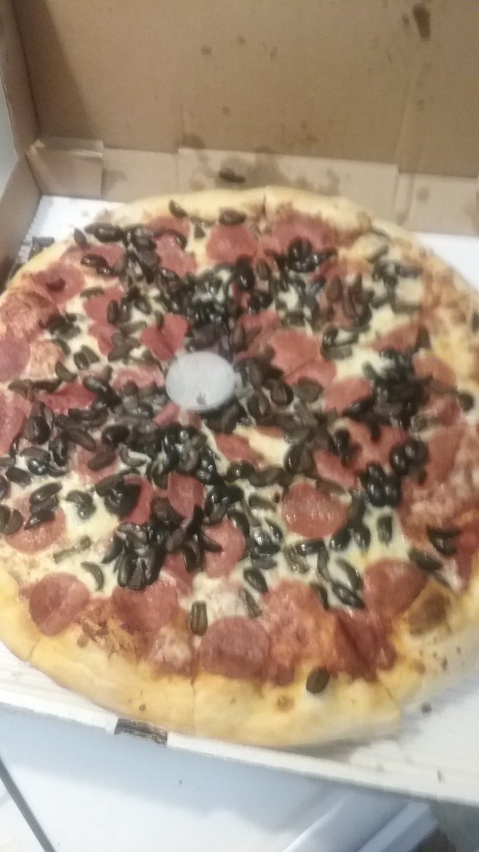 KyleThePug's tweet photo. New York style pizza 🍕🍕🍕🍕
@itsmejennifer2 @PeAzYbAdAsS @jcambriz_510 #pizzaclan #pizzasquad https://t.co/tliFPYeqbv