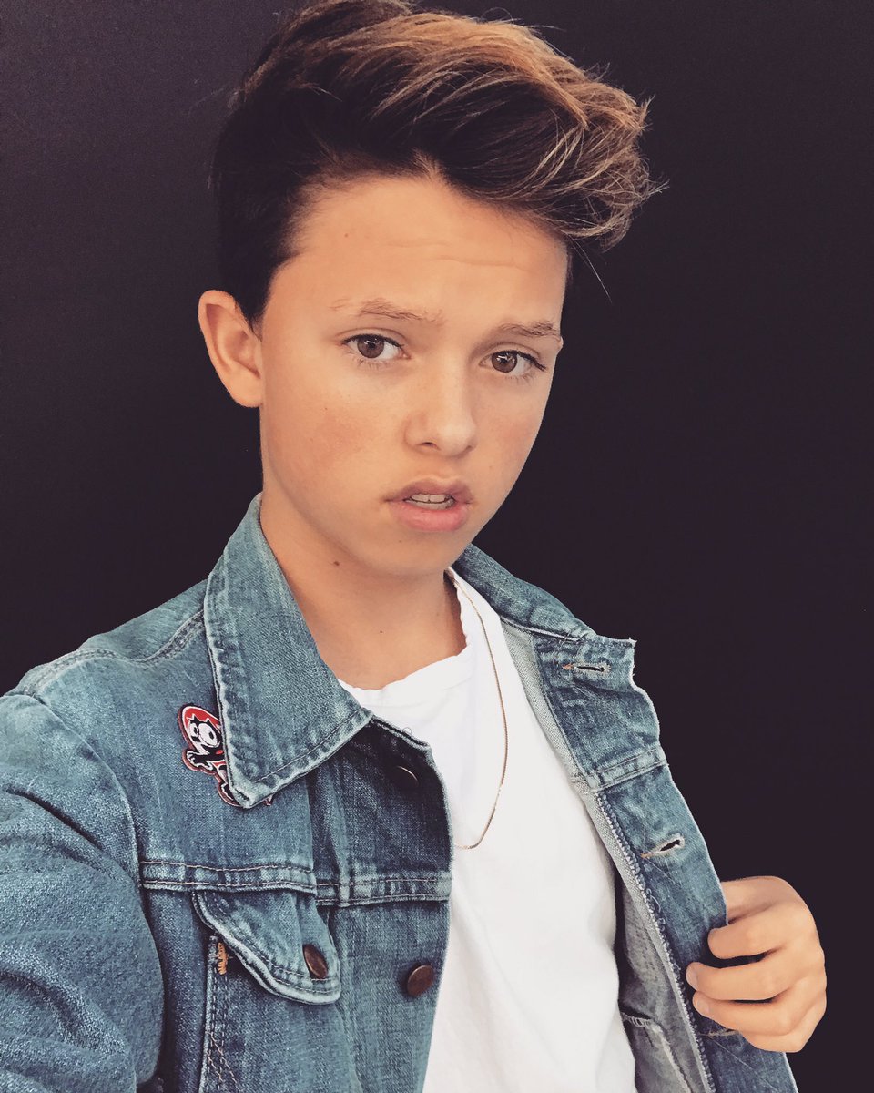jacobsartorius's tweet image. Happy Halloween! 🎃❤️