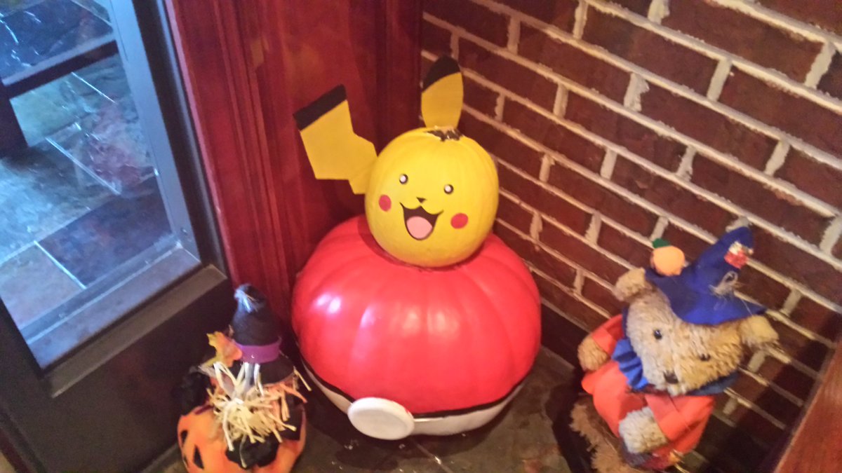 JCtheComicGeek's tweet photo. This was made out of a pumpkin at my local Cheddar s reseraunt! https://t.co/eMTPI8CtJU