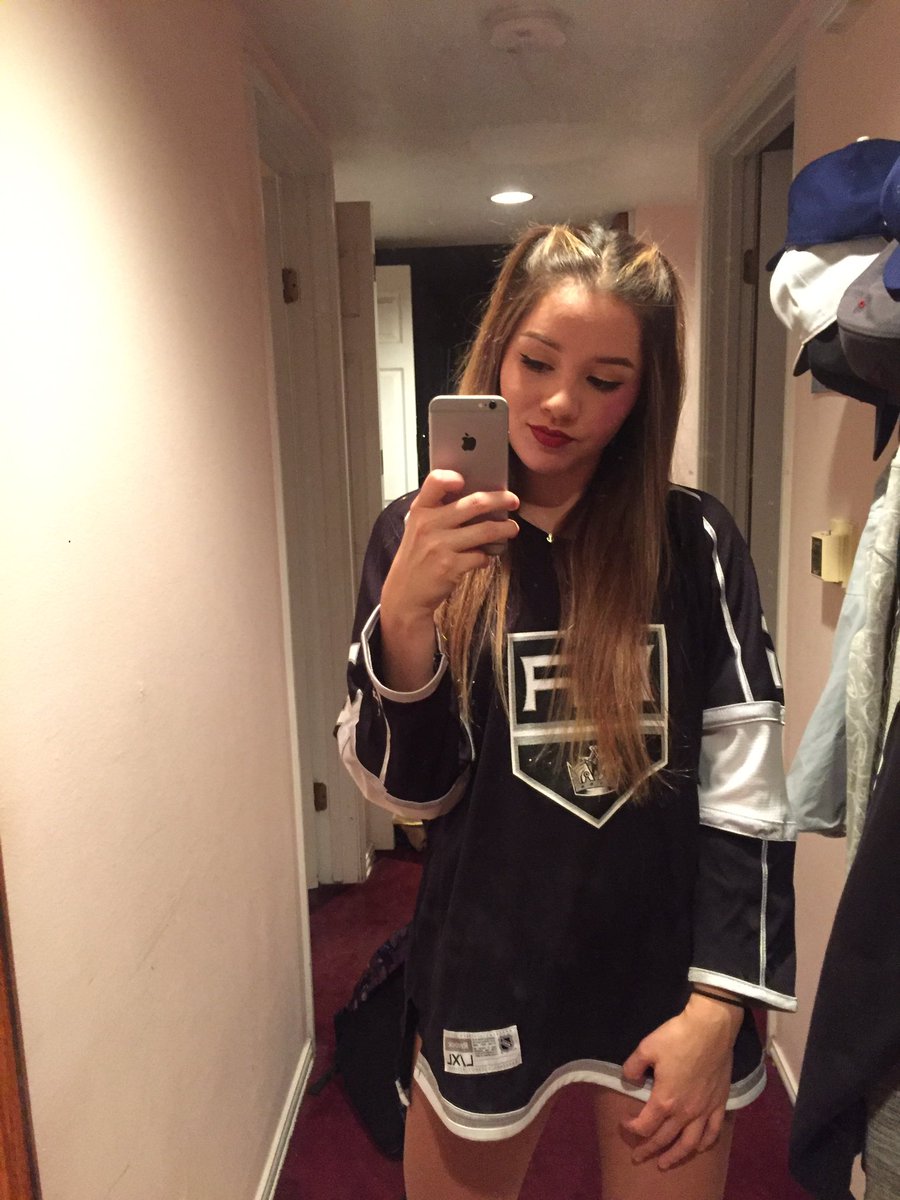 alyssamaciiel's tweet image. Had to rep my team real quick, you should see the other guy! 👊 #GottaBeQUICKerThanThat