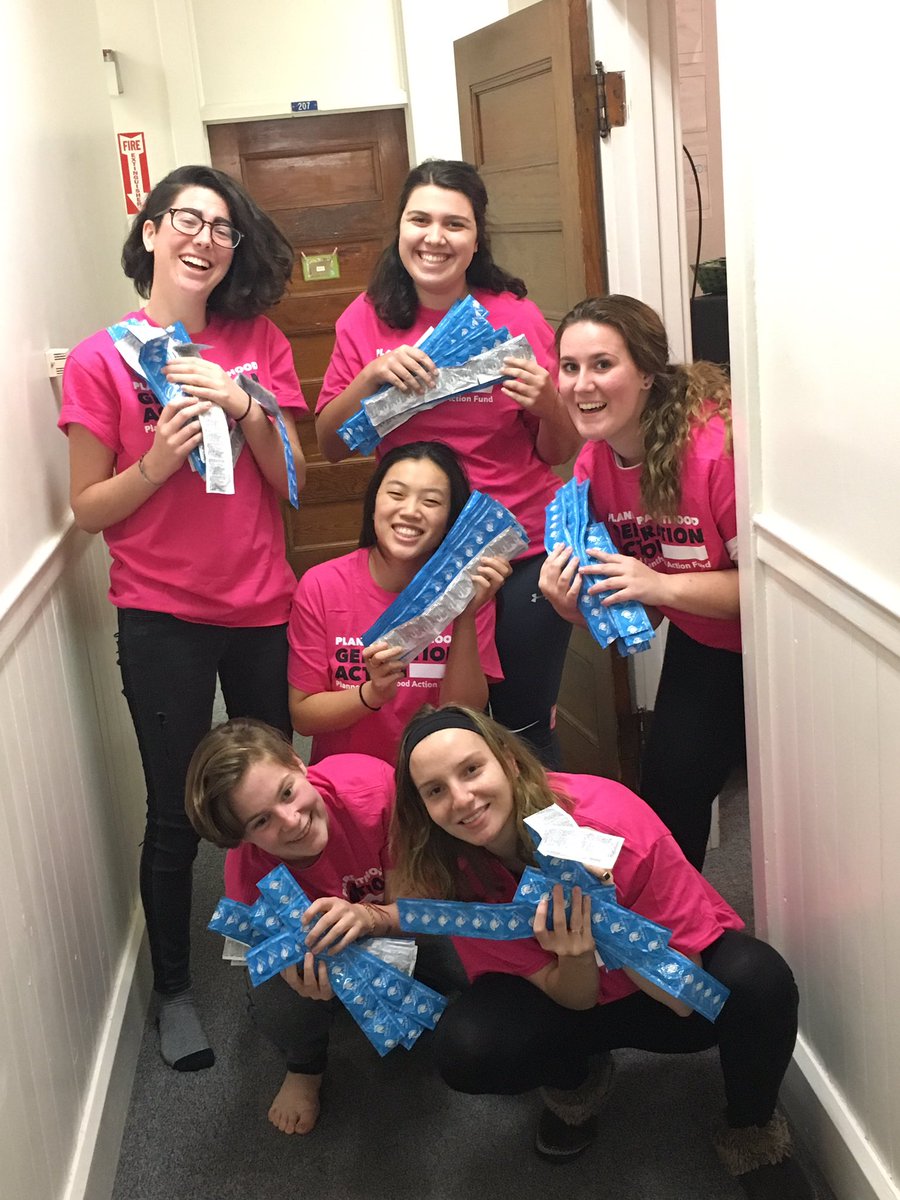 feministwheaton's tweet photo. this is what 500 condoms looks like!! thanks @AdvocatesTweets and @TrojanCondoms 👍👍 https://t.co/JCgkiwzdev
