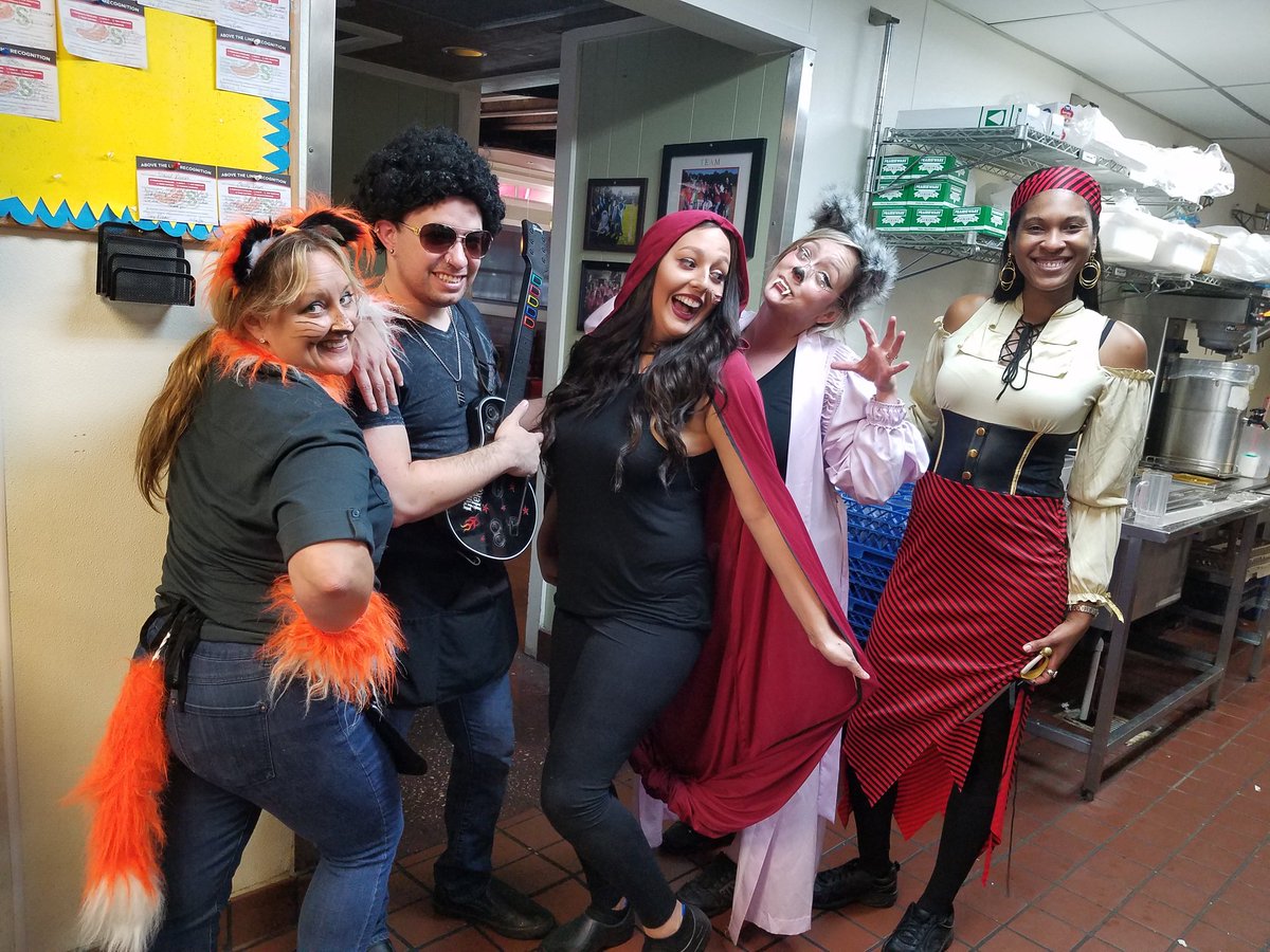 beckyfrz's tweet photo. #Halloweenfun #chilismtdora https://t.co/BVc5E0SZW3