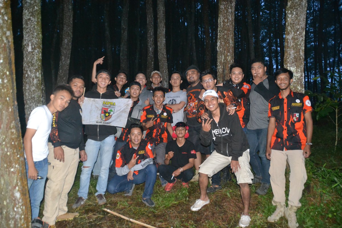 sapmappgarut's tweet photo. #sapmappgarut #funcamp 2016 #sumpahpemuda #hutpp https://t.co/SqJNVYg564