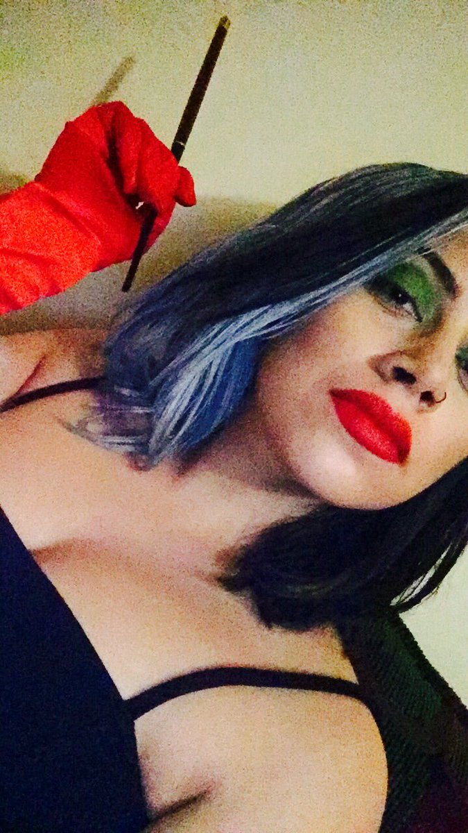 Little_love31's tweet photo. "If she doesn't scare you, no evil thing will" https://t.co/BCCedkJx6Y
