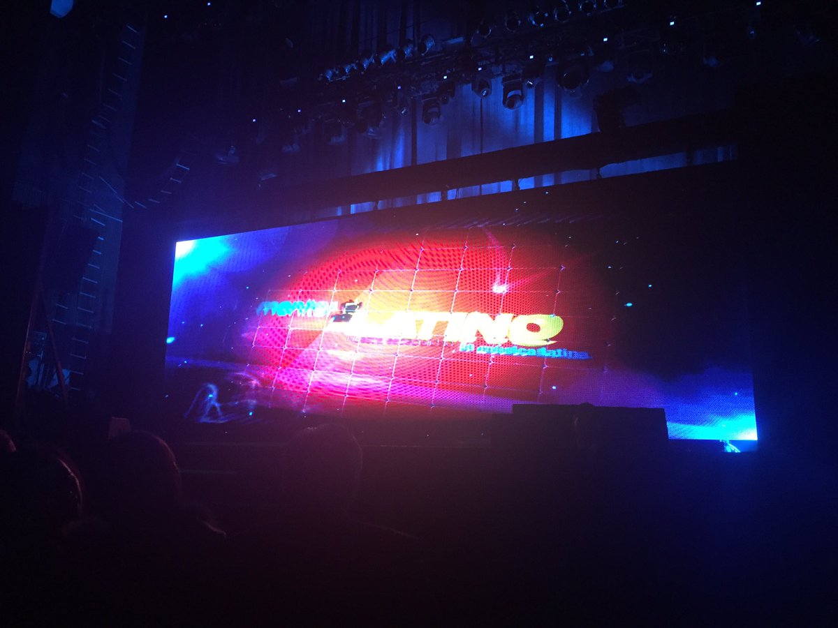 AnaMonteroR's tweet photo. Listos para la premiación @monitorLATINO ! https://t.co/eavCD6fj7S