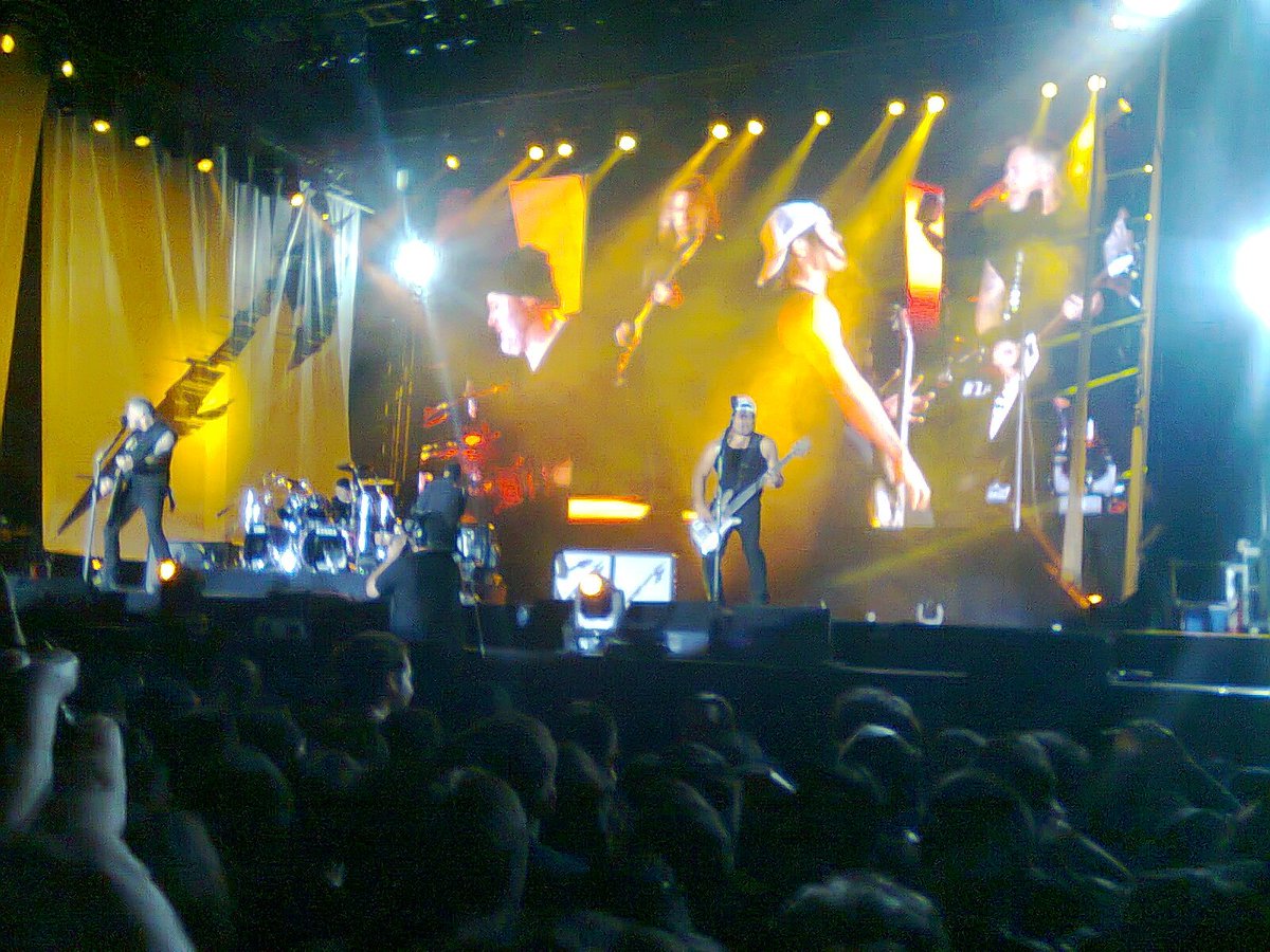 PatricioGonzl17's tweet photo. Thanks for the great show @Metallica #MetInQuito #Ecuador https://t.co/xFS3b7Xflo