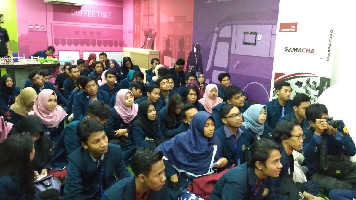 gamatechno's tweet photo. Heroes @DIPMIUB lagi serius dengerin @deepsy4810 berbagi cerita tentang profil Gamatechno #gtNews #gtVisit https://t.co/r1fUa2fMmT