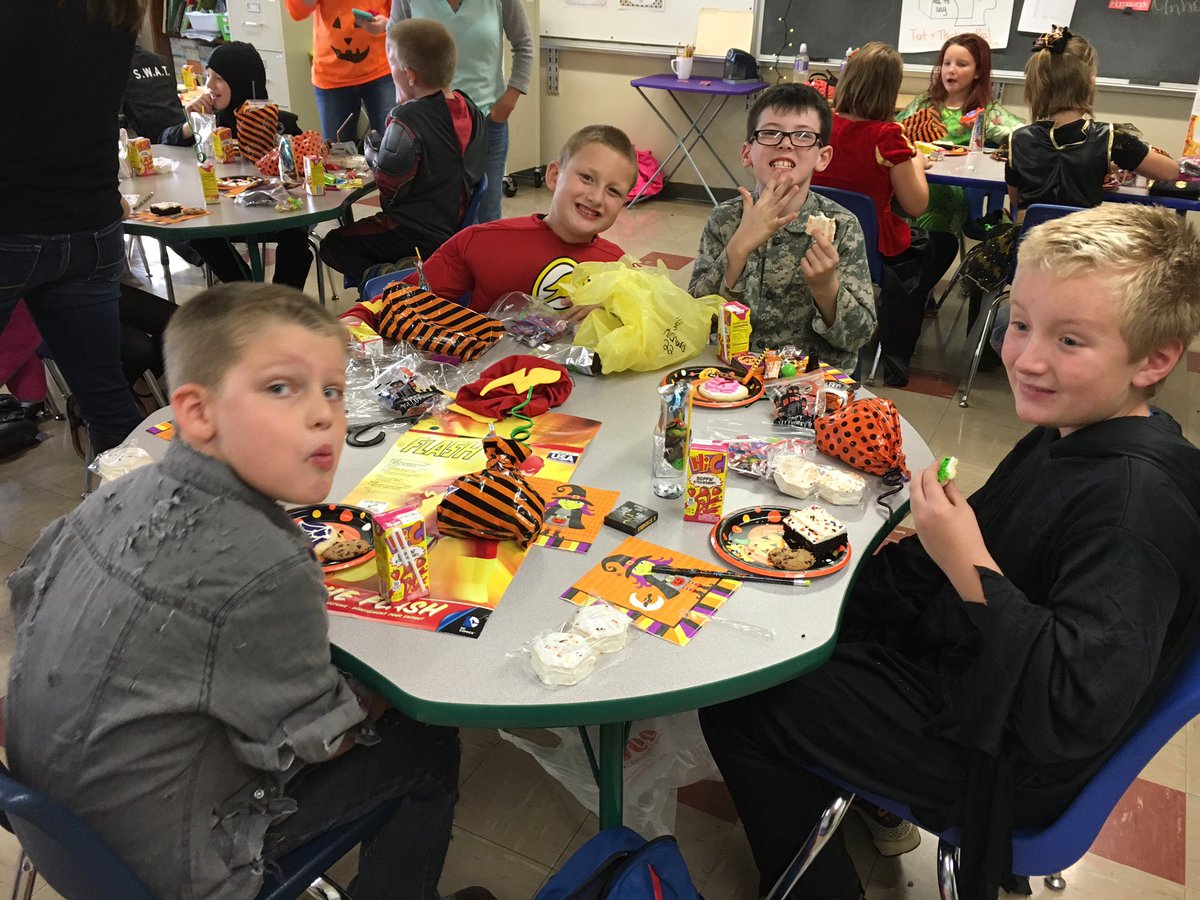 mageethird's tweet image. Halloween party! Magee Three. #MWESpride