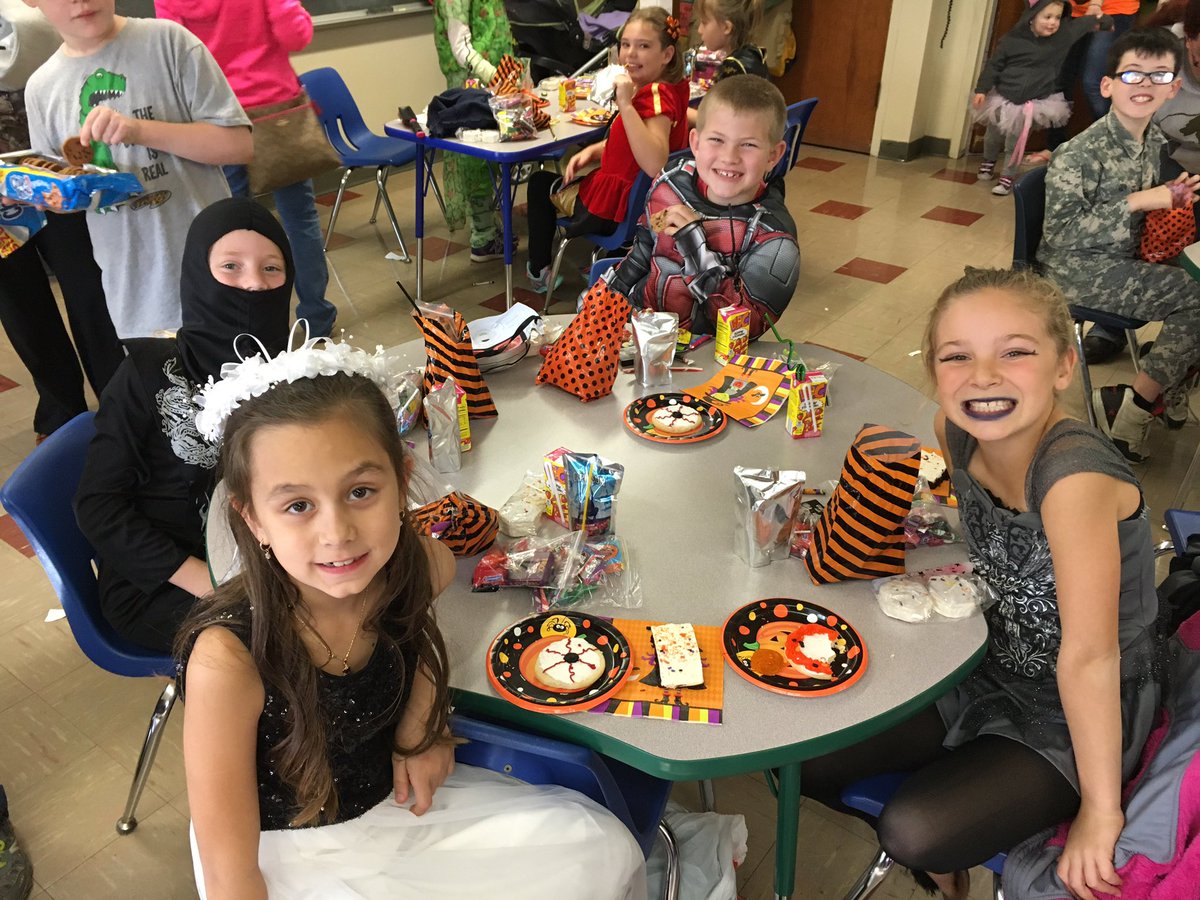 mageethird's tweet image. Halloween party! Magee Three. #MWESpride