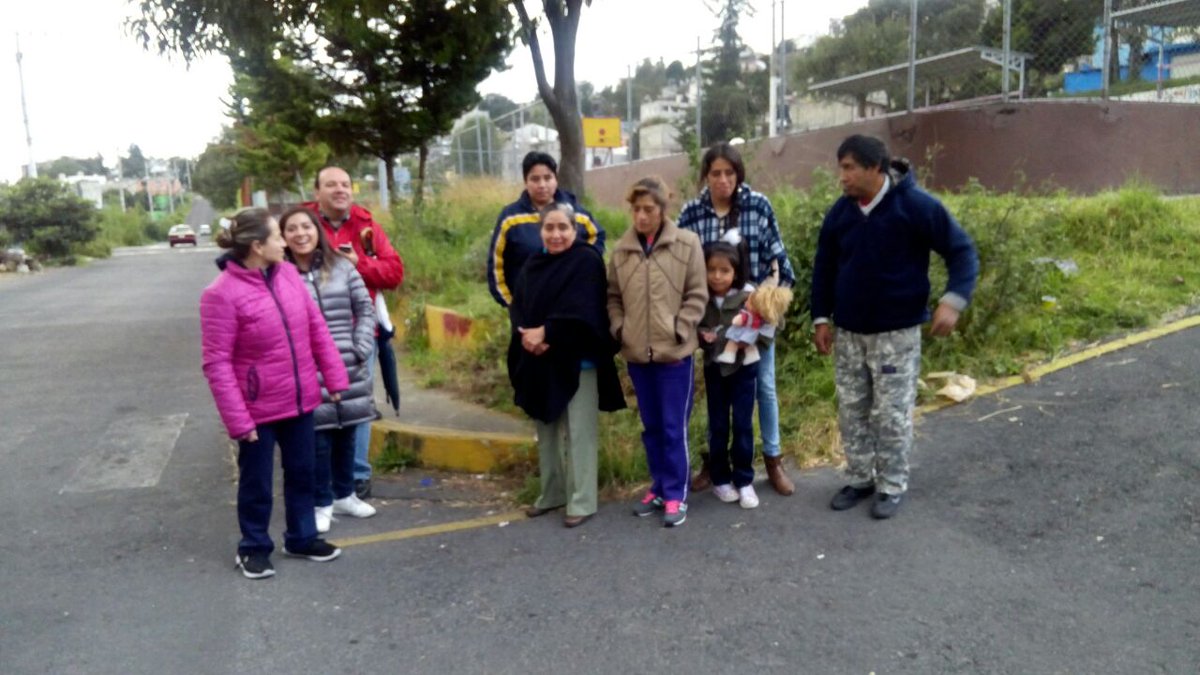 Recorrido con vecinos de Col Héroes de Padierna para escuchar sus demandas de seguridad.