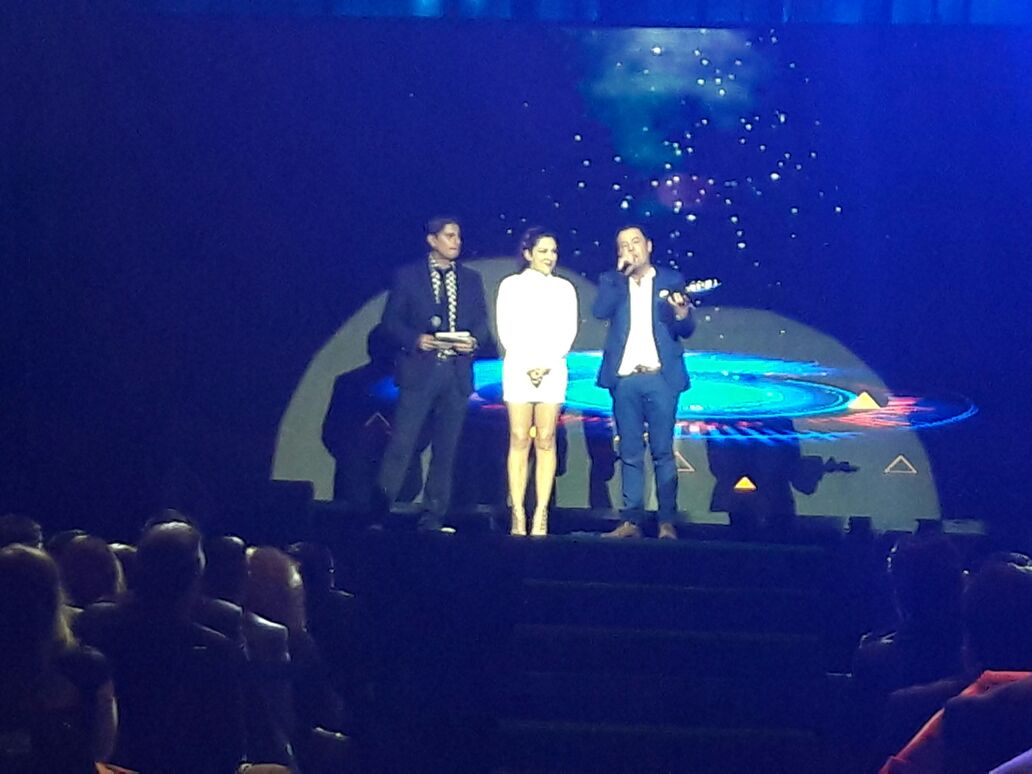 SAPSGrupero's tweet photo. El mejor evento del año fue para @kebuenaoficial en los premios @monitorLATINO  que se llevan a cabo en Plaza Condesa https://t.co/tmHpnusjx3