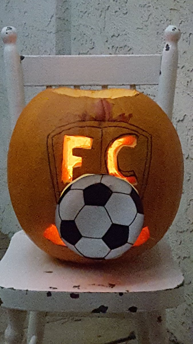 briedm's tweet photo. Come on you Eddies 👏👏  👏👏  👏!!!
@FCEdmontonNow #Saturdayforthewin #wintercityfootiefest #kingsofthenorth https://t.co/u1vnrQksCs