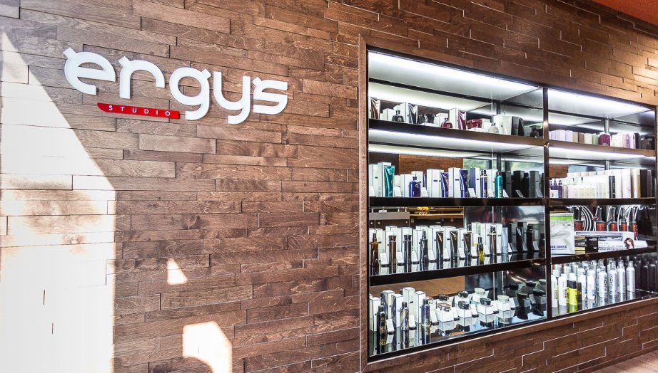 ErgysStudio's tweet image. With years of training, our team of #ProfessionalStylists are able to offer cutting edge techniques.

ergysstudio.com/our-services/s…