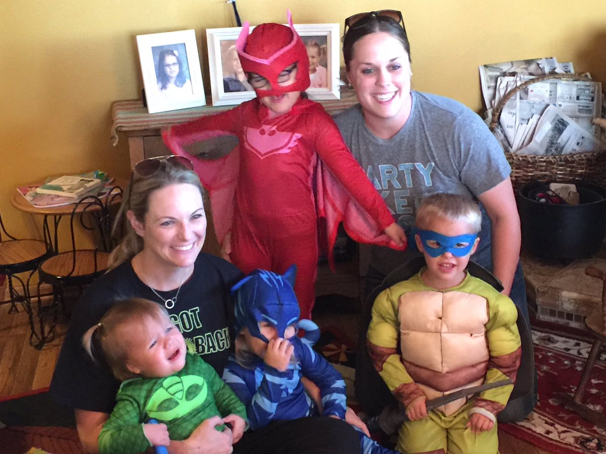 SheyDill's tweet photo. Happy Halloween!!!! Love these little goons! #ninjaturtle #happyskeleton #pjmasks 🎃💀👻 https://t.co/n4hgXPQnfc