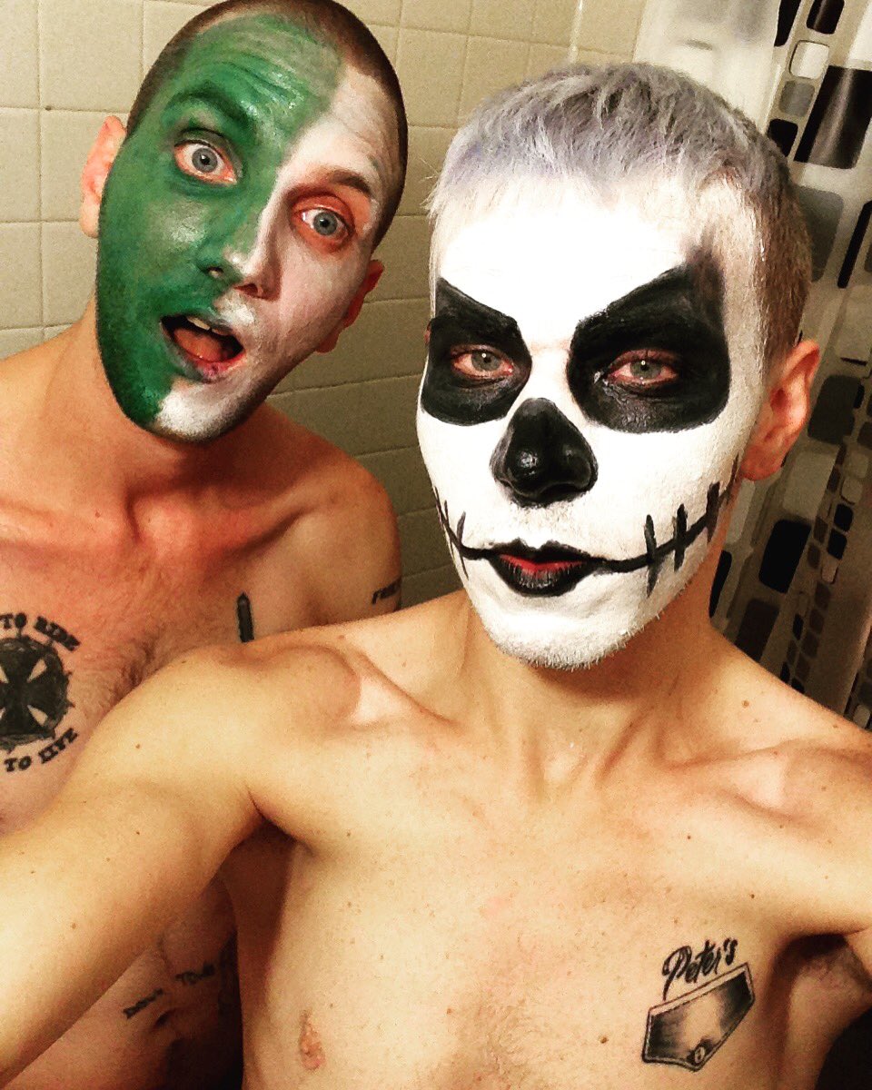 MarkyARCHIVE's tweet photo. #Halloween
             #2thousand16 👻🎃🔪 https://t.co/TwnJusv1kl