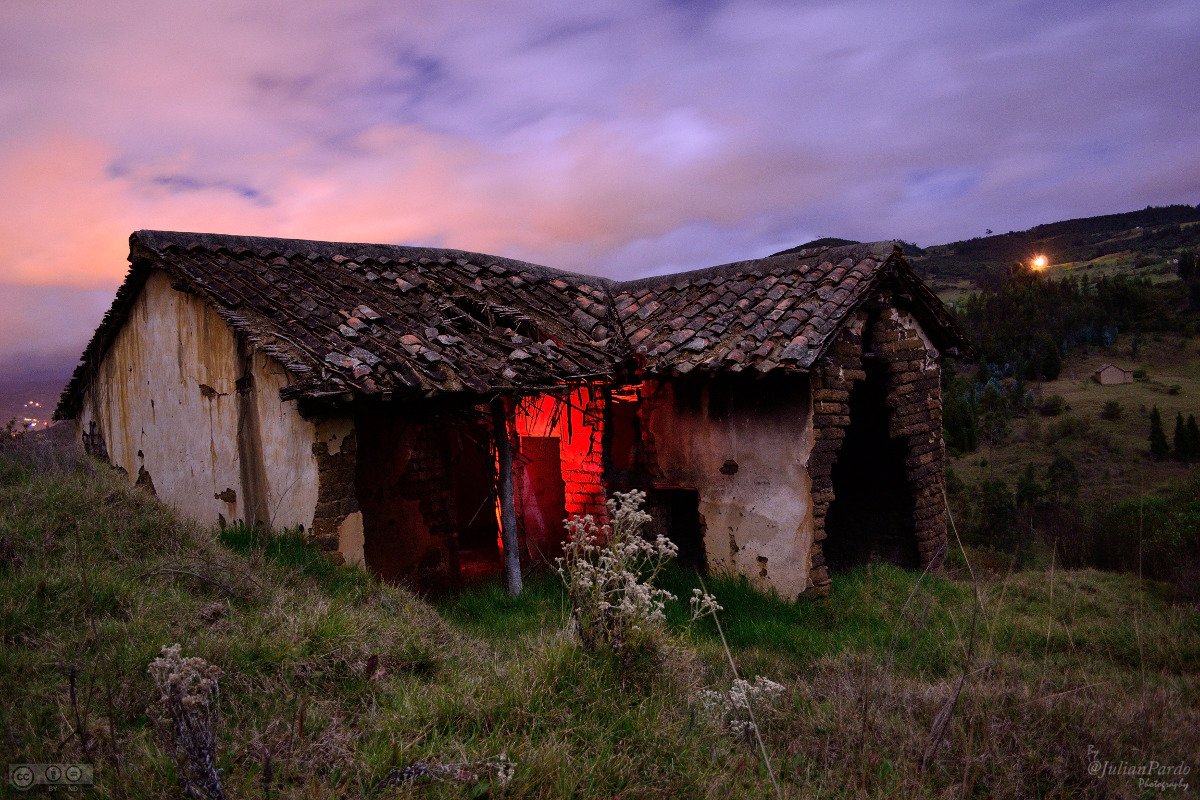 JulianPardo's tweet photo. 🎃 Mi primer Especial de #Halloween con una serie de fotografías nocturnas tomadas a lo largo de 4 años... 😃 https://t.co/ECuAGJrjGG 💀 https://t.co/7iWKG4yqRK
