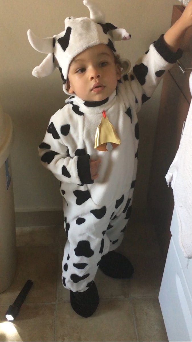 conferhumanity's tweet photo. Happy Halloween. From me and my boy. ❤️👻 https://t.co/fA5B7k13Zv