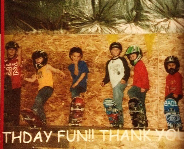 StuieMoore's tweet photo. Happy birthday dawgs @LaneHeaton https://t.co/FLVcyDhWSy