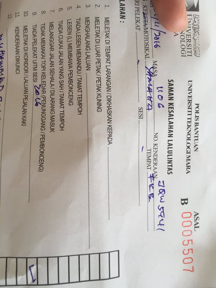 Zoulfikri's tweet photo. @smf_fkk @UiTMSAInfo hati hati lah warga uitm SA sekalian, especially motor, roadblock di merata2 tempattt, viralkan mcm fitnah! https://t.co/rHsBkUjp3Y