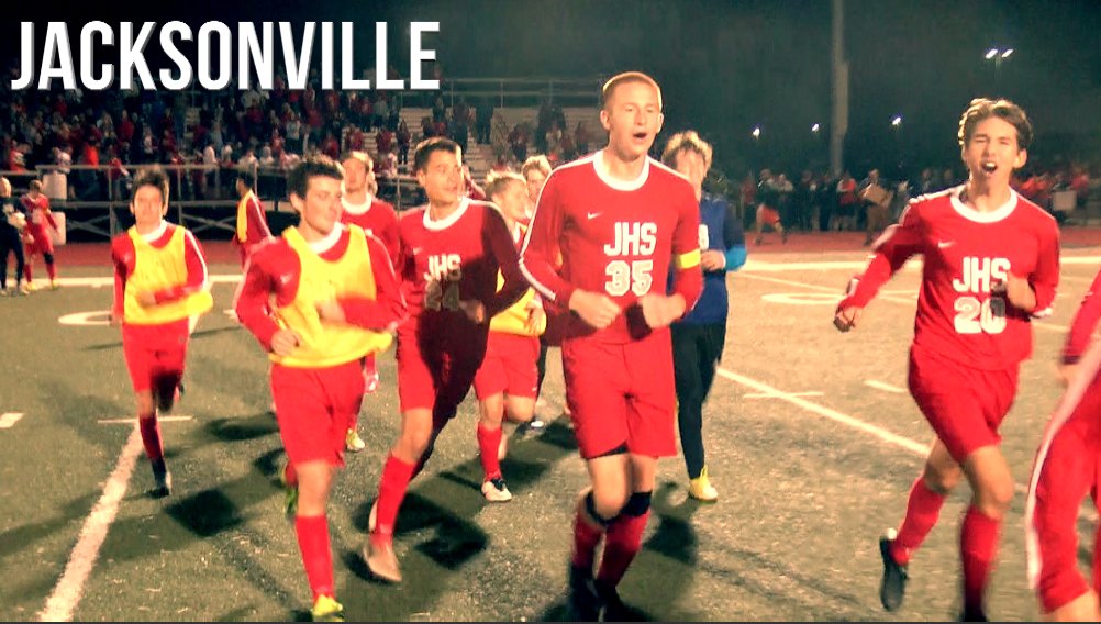 Channel1450com's tweet image. Retweet if you've got Jacksonville winning the UIS sectional tonight.
channel1450.com/2016/10/31/whi…