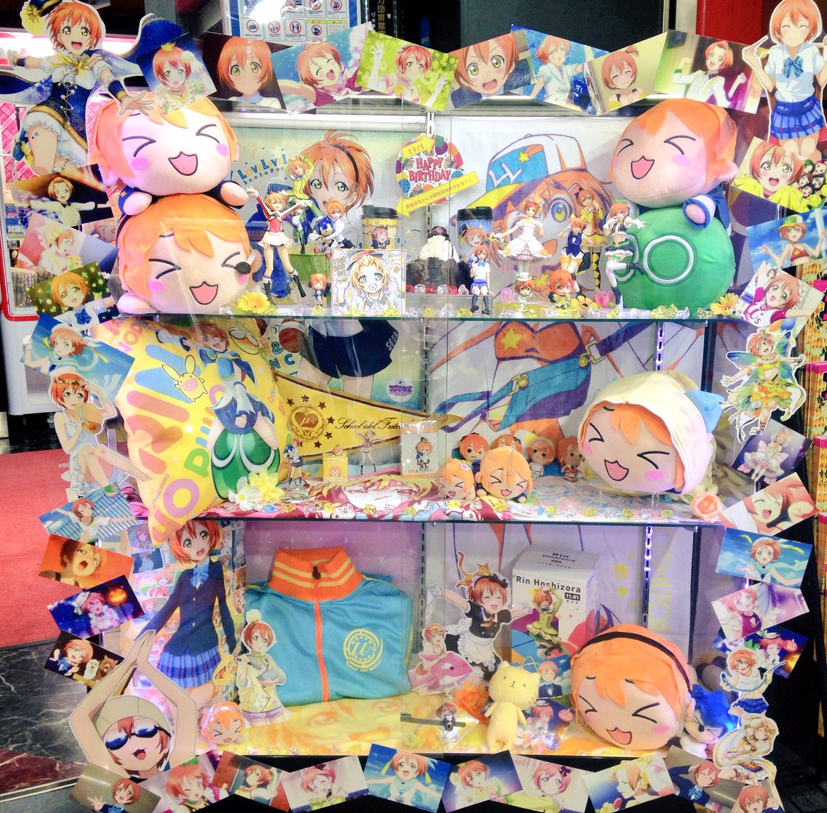 夜咲 麗 星空凛ちゃんお誕生日おめでとう 本日も秋葉原で祭壇を作ってお祝い中 今回はハロ星モチーフのケーキです 星空凛生誕祭16