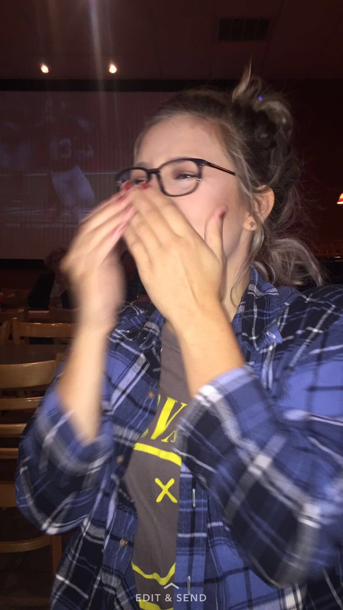 LizMessier's tweet photo. Happy Birthday to BFF @poppamolly_ ilysm #19queen #old thanks for everything https://t.co/LT2SNa6zI4