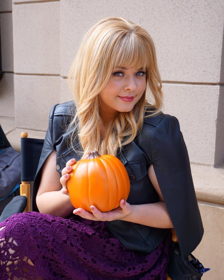 townsofrosewood's tweet photo. #HappyHalloween from the #PLLLadies we ❤️ you forever and ever ❤️ @AshBenzo https://t.co/Dzh1DSMsyZ