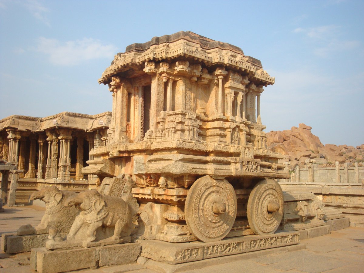 Masalabox's tweet photo. On this #Kannada #Rajyotsava day, lets explore the pride of #Karnataka, #Hampi - https://t.co/3JHdFaZPoo https://t.co/QycwkfA0v6