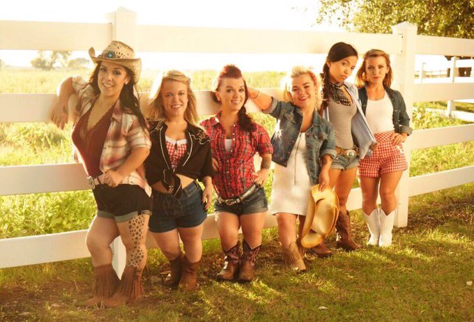 Can't wait for y'all to meet all my girls ! #littlewomendallas comes on nov 2nd on @lifetimetv https://t<a href="/tag/littlewomendallas"class="tags">#littlewomendallas</a>