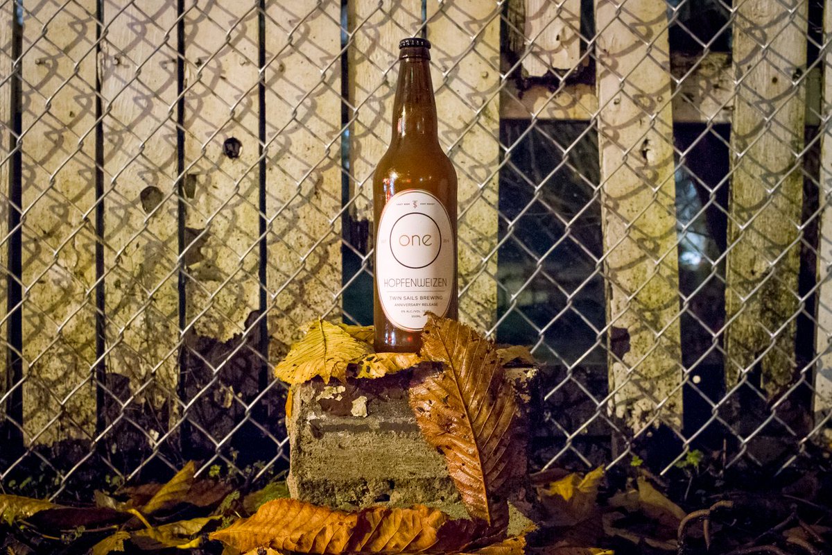BrewersRow's tweet photo. The only thing #scary about @TwinSailsBeer #Hopfenweizen is how good it is. Hoppy #Halloween
#BrewersRow #CraftBeer #bccraftbeer #portmoody https://t.co/LlMihW7jnx