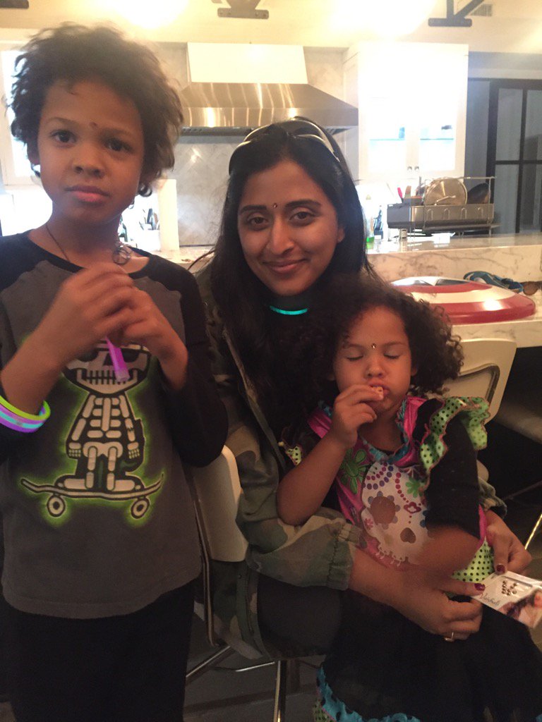 ALWAYS keep your third eye OPEN <a href="/TheRajaKumari/">Raja Kumari</a> thanks for trick or treating with us tonight🎃 We had a blast❤️