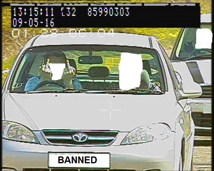 PSOSSafetyCam's tweet image. Think speeding &amp;amp; 'waving' @ the camera (A811 Stirling) - when you've no insurance - is cool ends in

£300 fine
Disq for 6 months

Cool Now?