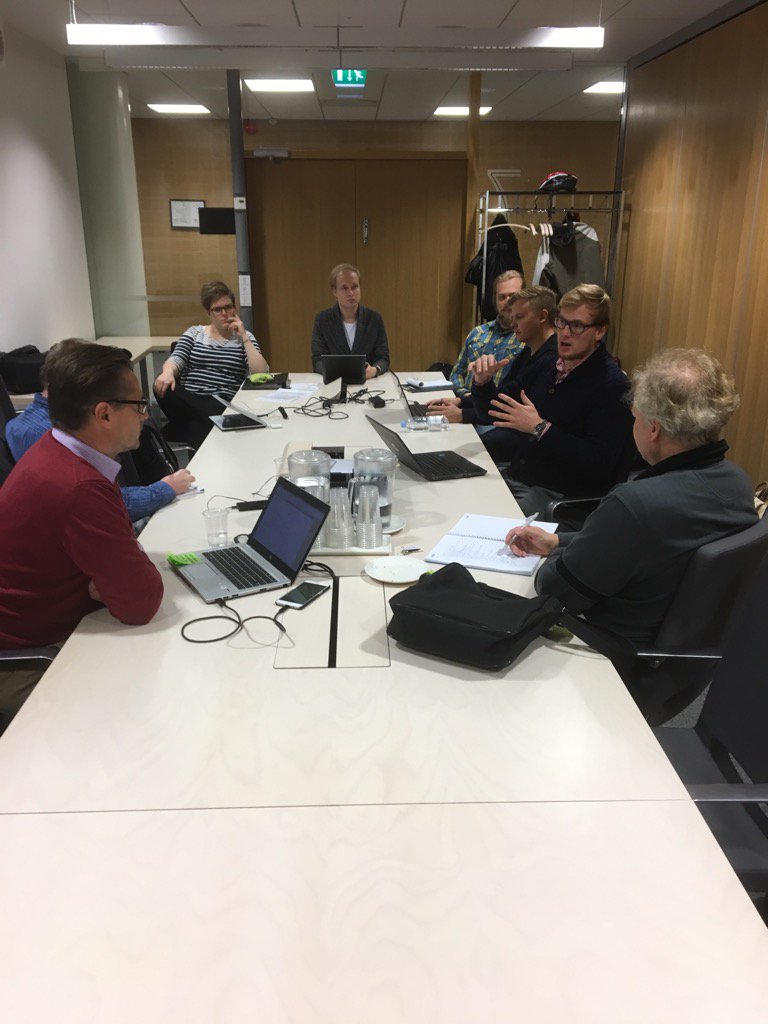 JukkisPitkanen's tweet photo. P2F meinaa tuulettaa tulevaisuutta oikein kunnolla. @ramboll_fi asiantuntijat saatiin hiljaiseksi 👍🏻#72tuntia https://t.co/aCKdwOkQuh