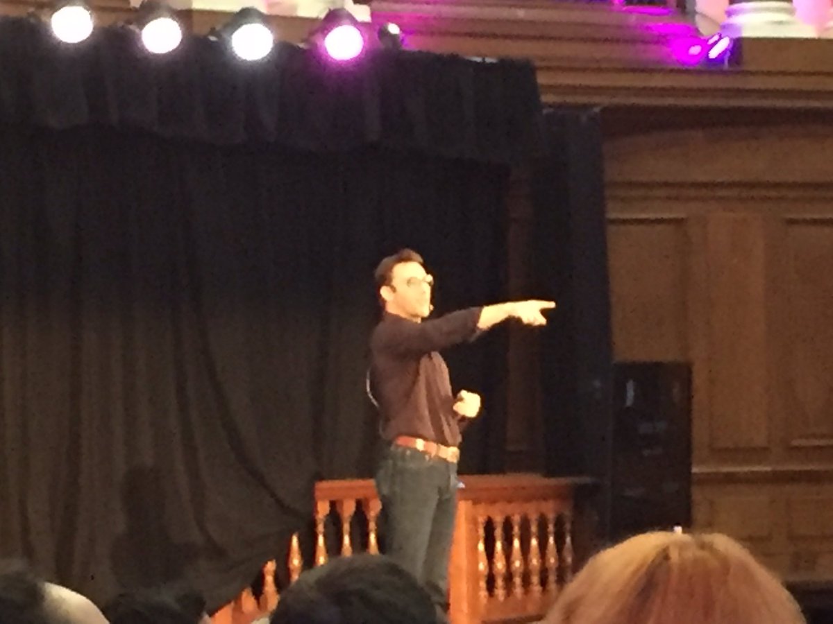 'Working hard for smthg we don't care about=stress. Working hard for smthg we love = passion' <a href="/simonsinek/">Simon Sinek</a> #startwiththewhy #wowtalks