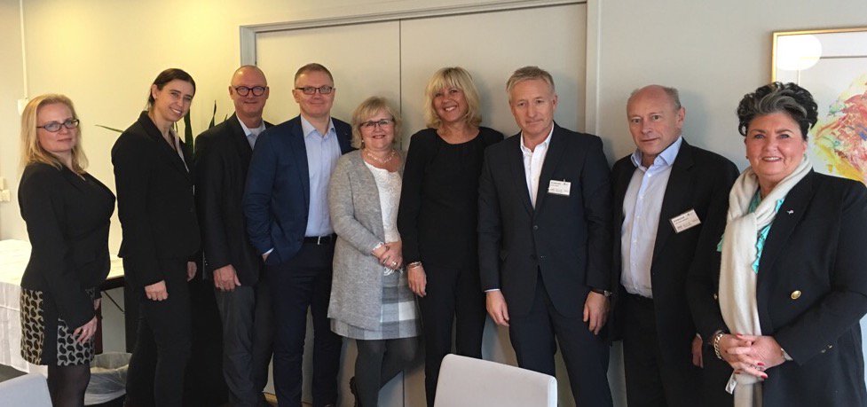 Marit Warncke (@bnmarit) on Twitter photo Takk for møte m Det Norske Handelskammerforbund i dag <a href="/monaskaret/">mona skaret</a> <a href="/hanneskogen/">Hanne Skogen</a> Ser frem til videre samarbeid Takk for møte m Det Norske Handelskammerforbund i dag <a href="/monaskaret/">mona skaret</a> <a href="/hanneskogen/">Hanne Skogen</a> Ser frem til videre samarbeid