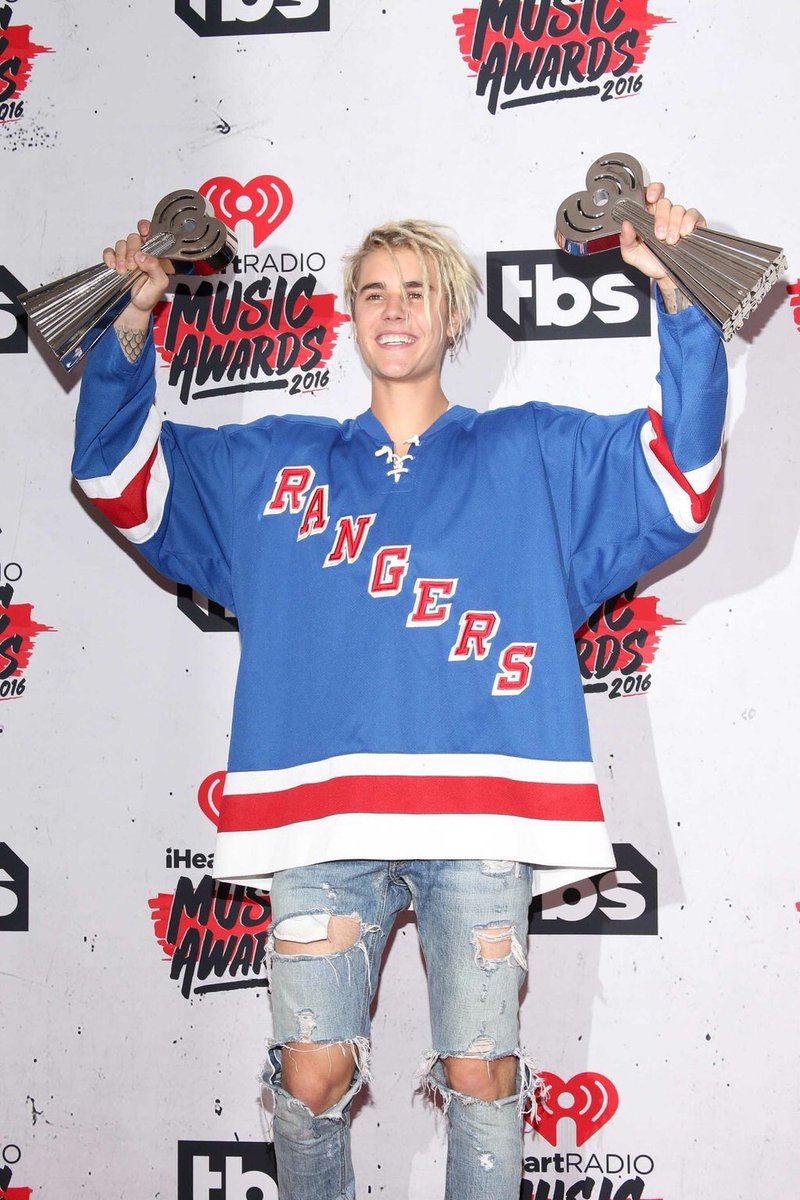 ayumibiebs's tweet photo. #EMABiggestFansJustinBieber

Plz retweet this tag !!
need beliebers help !!!!!! https://t.co/myVqDQw2NQ