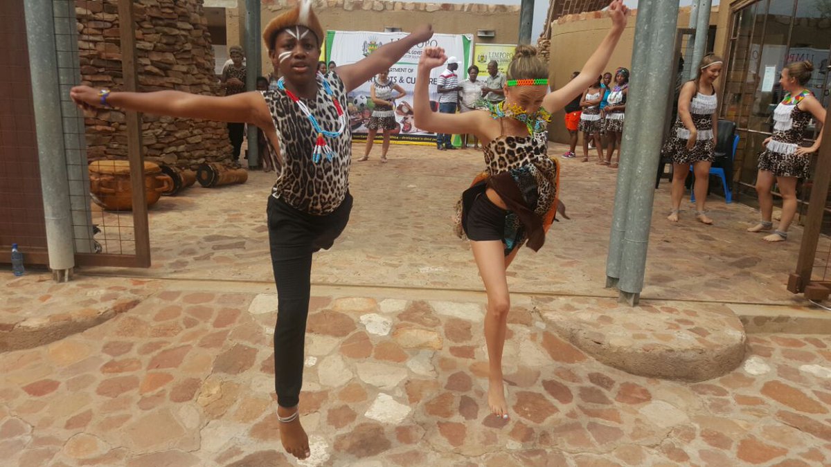 tp1_moloi's tweet photo. Limpopo the melting of Culture..#LimSAC #Mapungubwe16 #SocialCohesionInAction https://t.co/G4WBCC08Uo